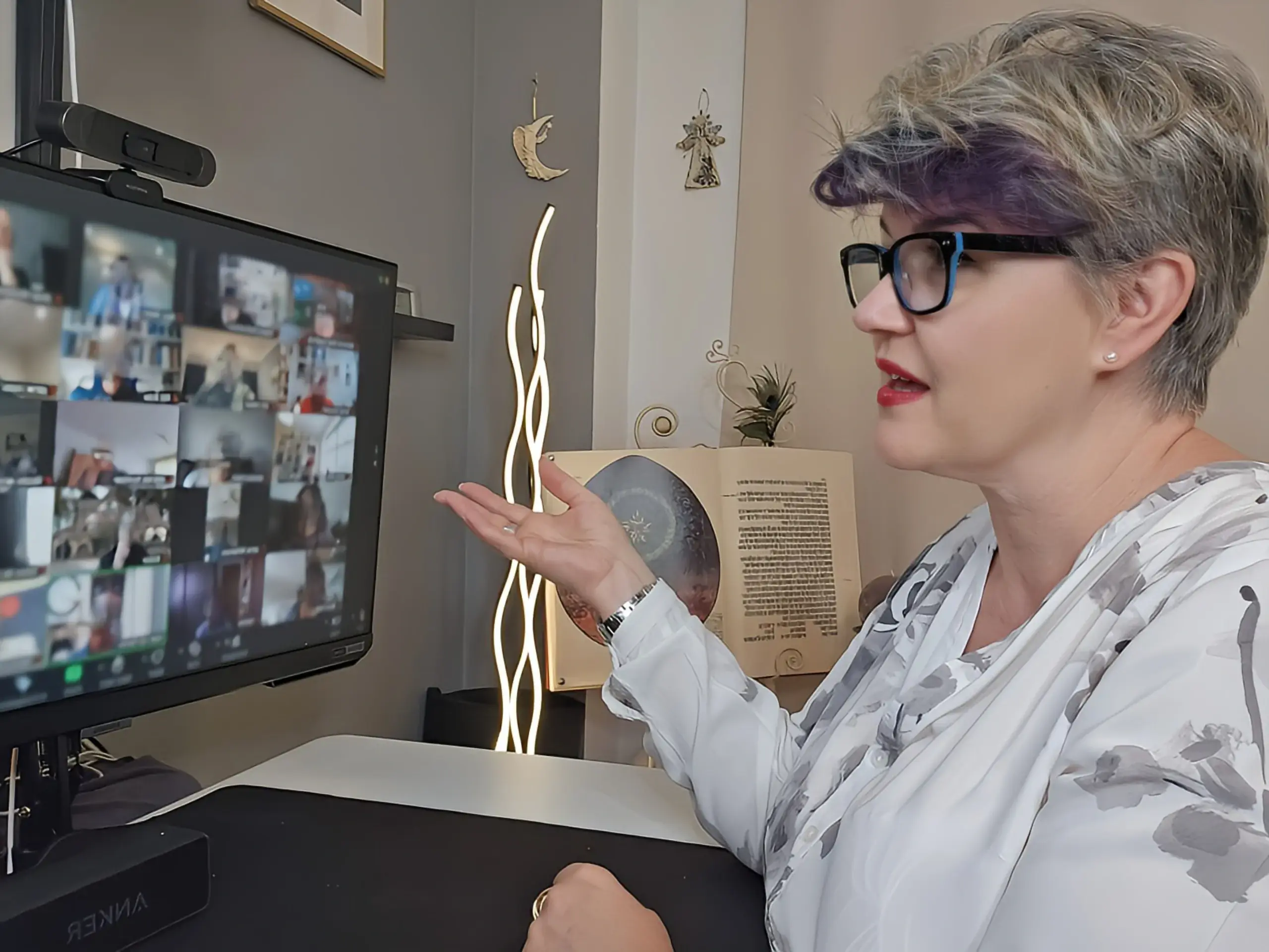 Tatjana teaching on Zoom